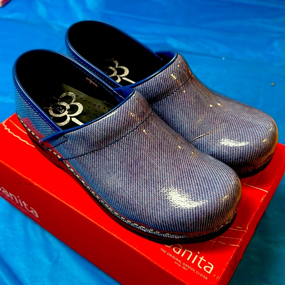 Sanita patent “Dungaree print” clogs, size 37